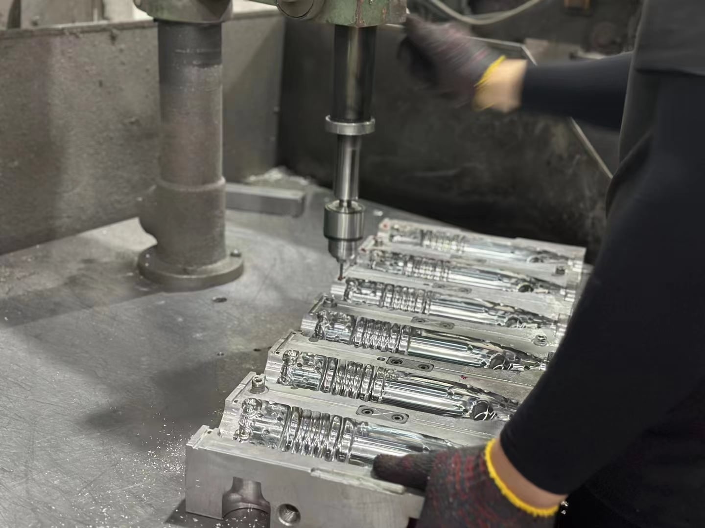 A Block Of 7075 Aviation Aluminum For High-Speed Blow Molds