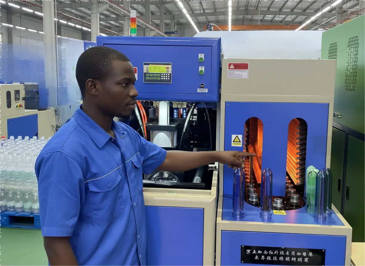 Semi Automatic Blow Molding Machine 2